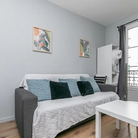 Appartement- Studio Moderne En Plein Coeur De 17eme *
